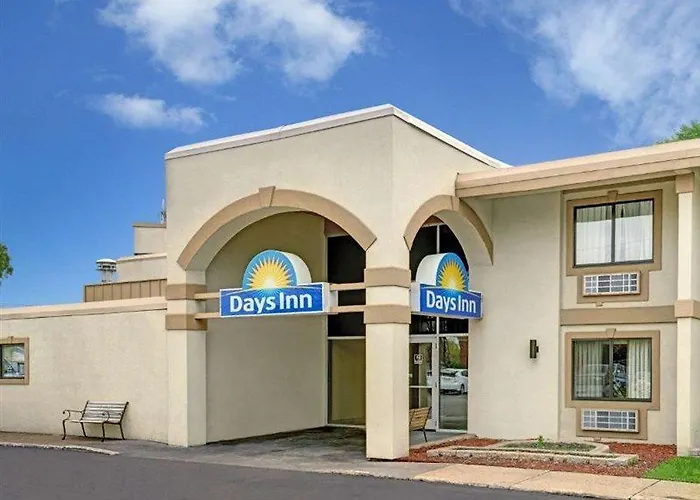 Hotel Days By Wyndham West