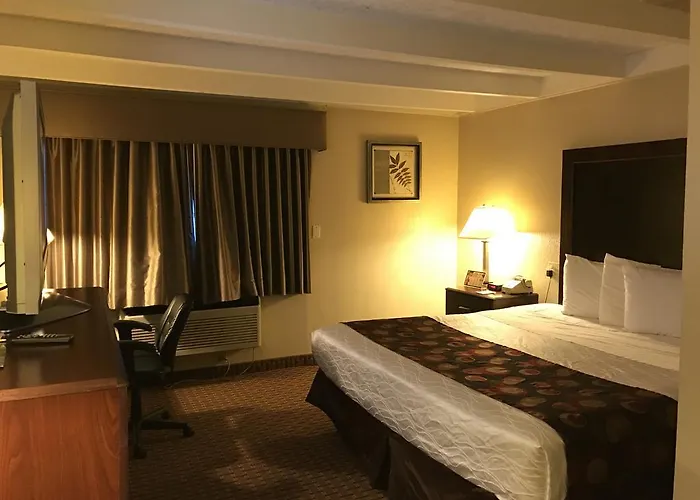 Days By Wyndham West Hotel Bloomington