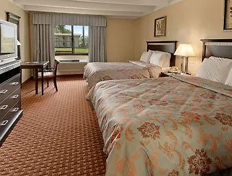 Days By Wyndham West Hotel