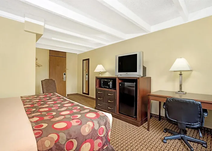 Days By Wyndham West Hotel Bloomington