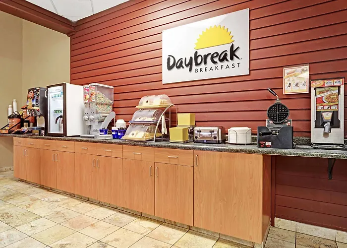Days By Wyndham West Hotel 2*