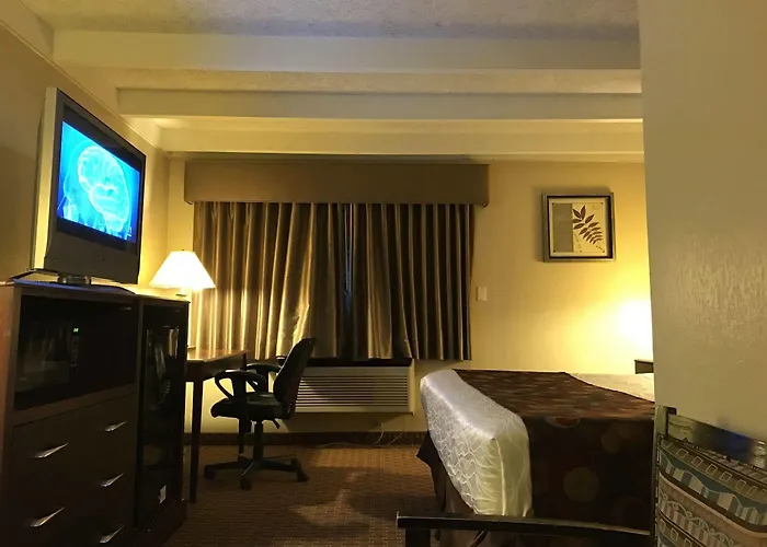 Days By Wyndham West Bloomington
