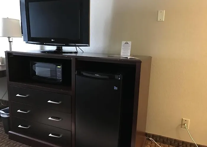 Days By Wyndham West Hotel Bloomington